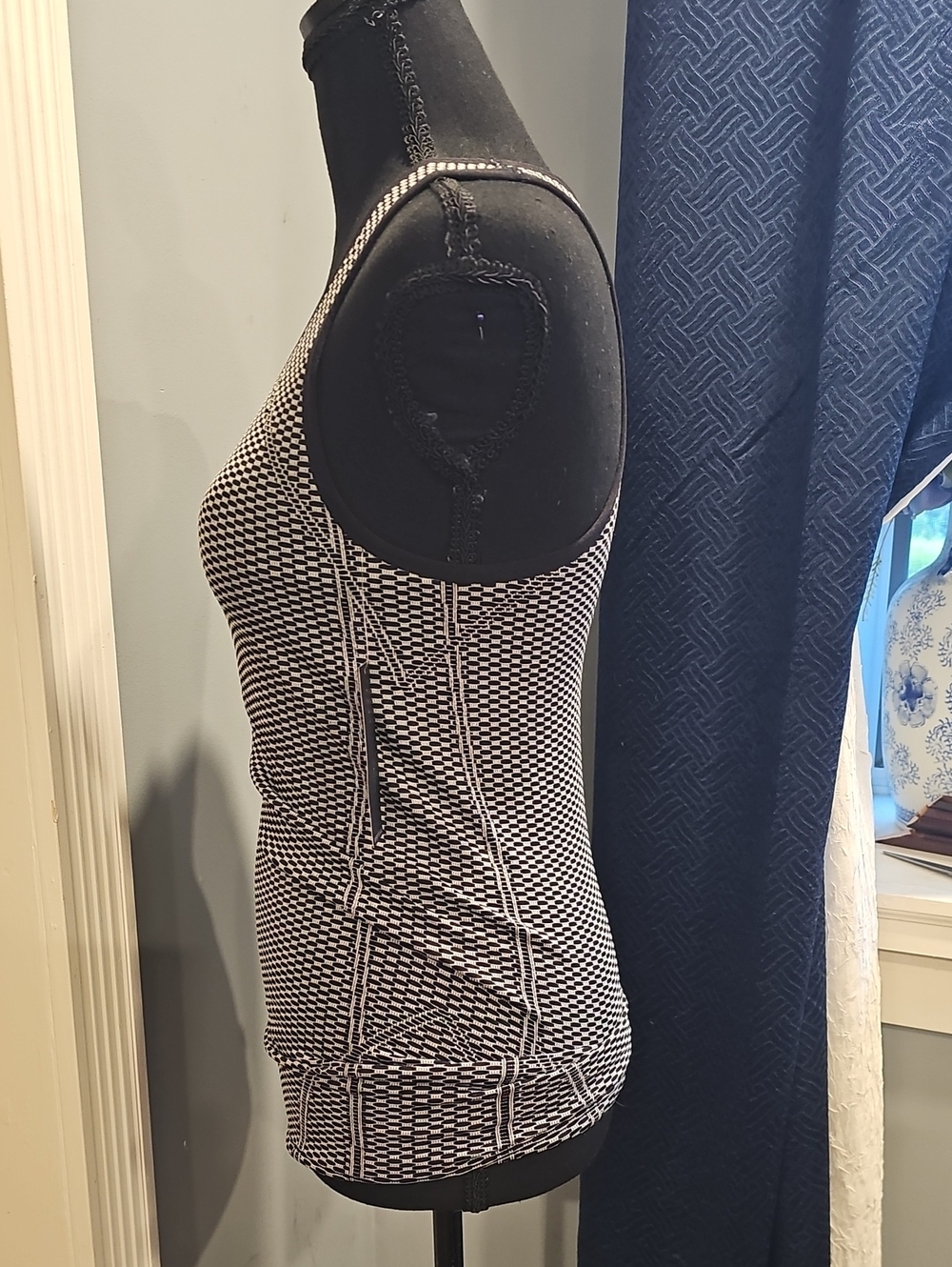 Tahari Sport Racerback Tank Sz S/M or L/XL NWT MSRP $68 - Picture 7 of 11